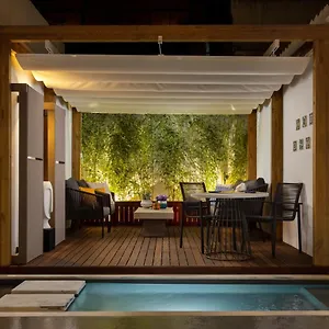 Apartment Stupendo- Two Rooms, Patio With Refreshing Pond-center-air Conditioning-free Park, Lisbon